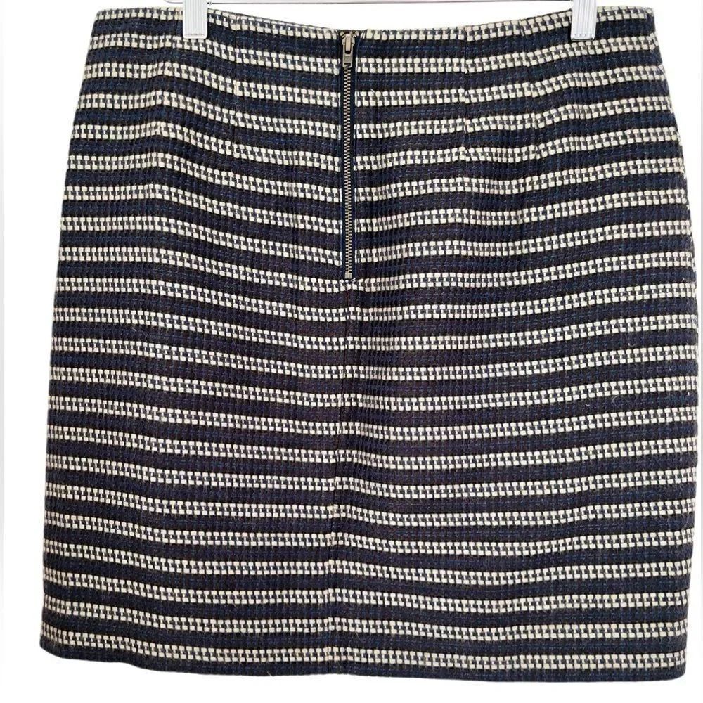 LOFT tweed back zip lined skirt, blue, plum/ burgundy, beige pattern size 6 - Picture 2 of 5